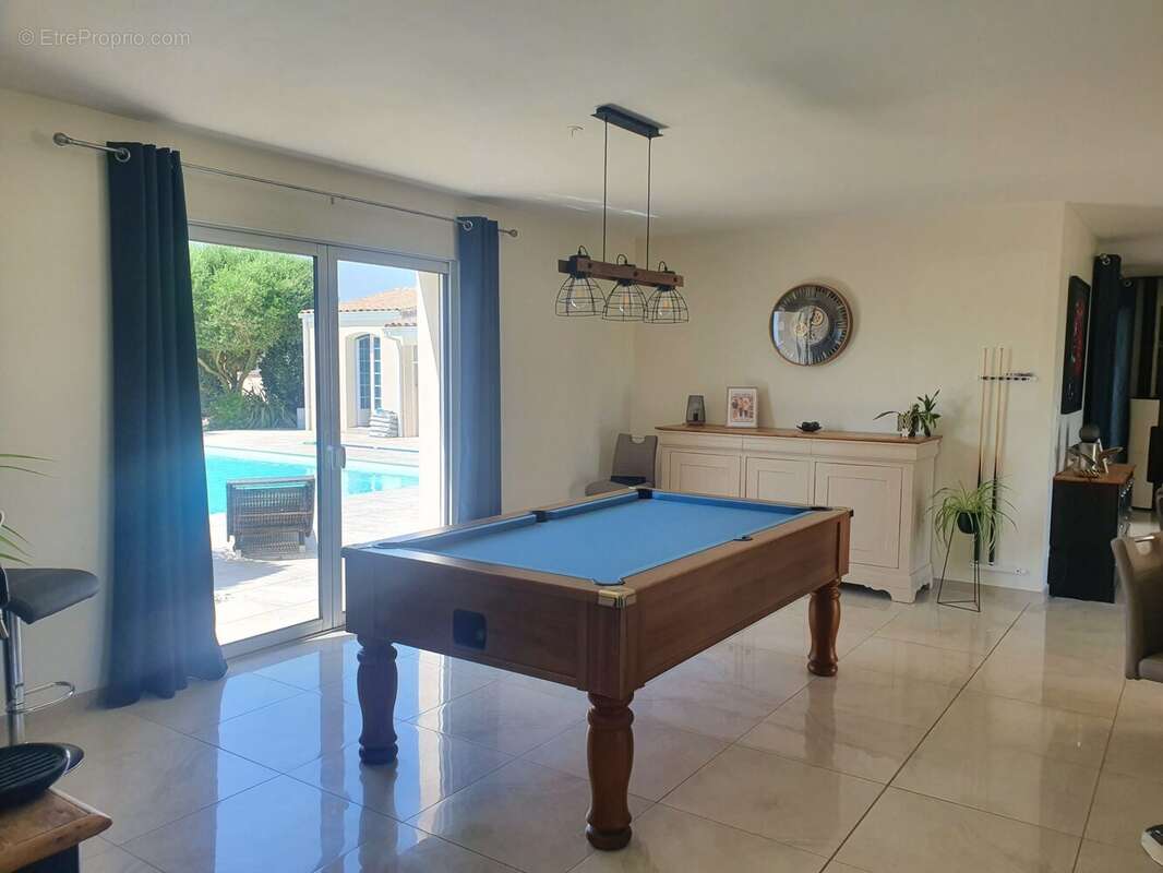 Maison à MONTPELLIER-DE-MEDILLAN