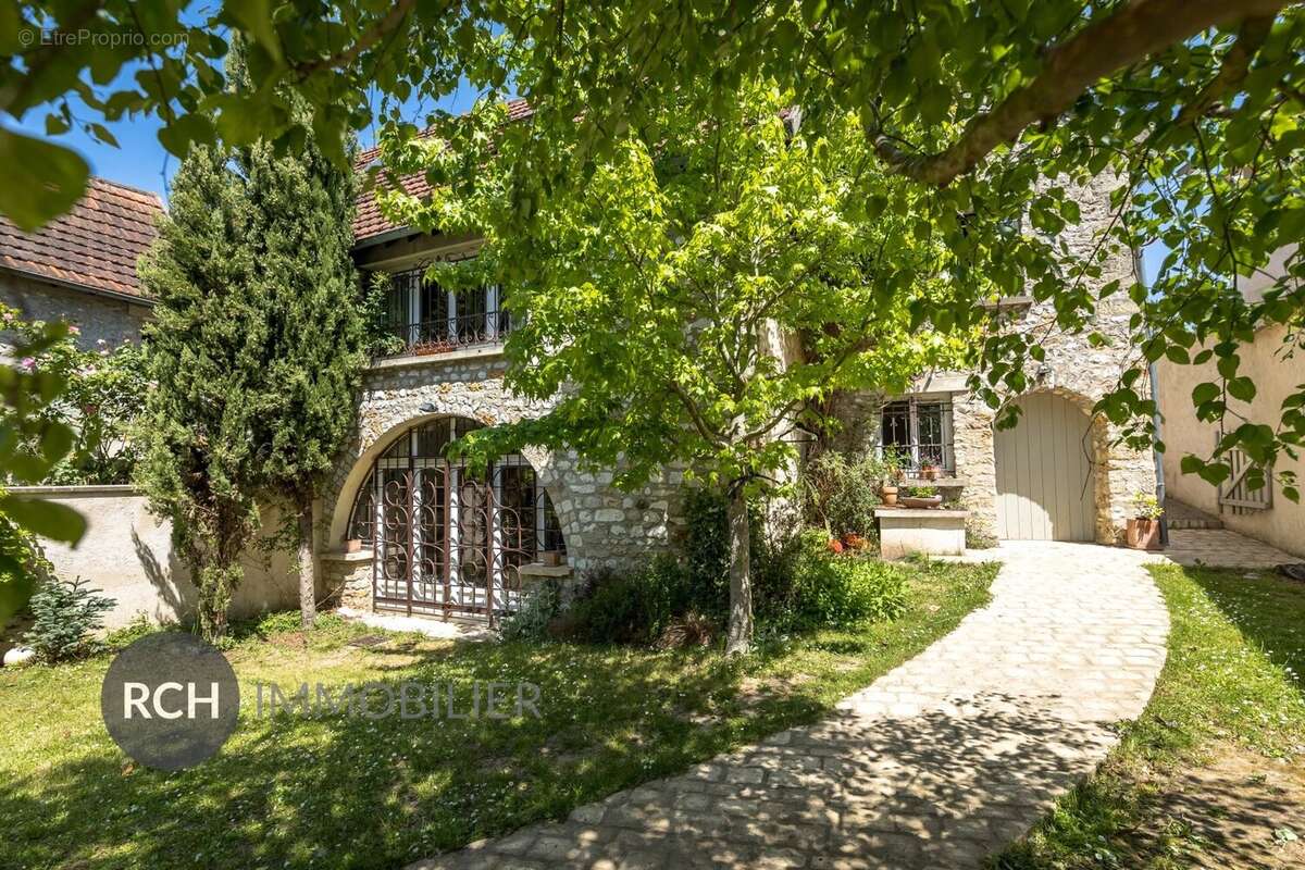 Maison à VILLIERS-SAINT-FREDERIC