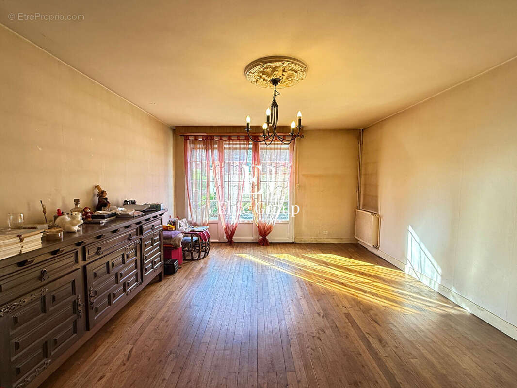 Maison à L'ISLE-D'ESPAGNAC