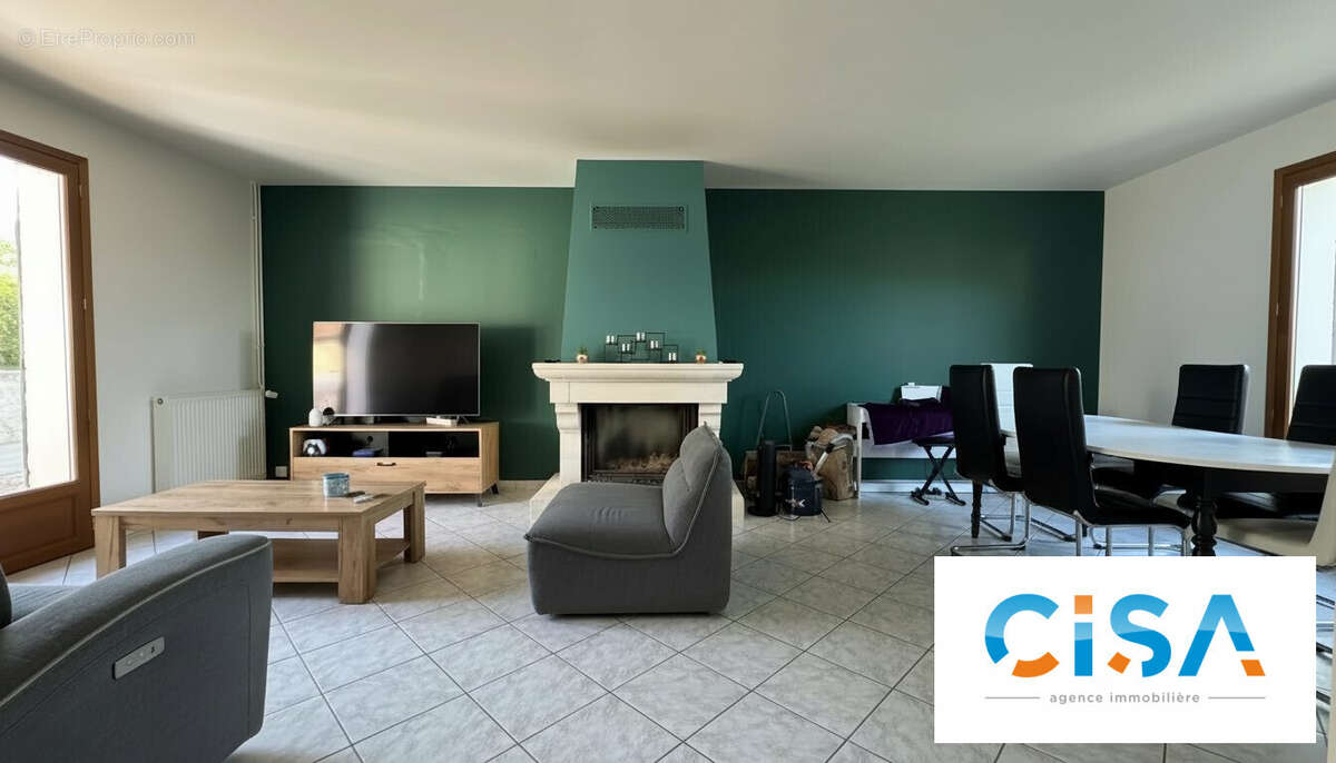 Maison à MOGNEVILLE