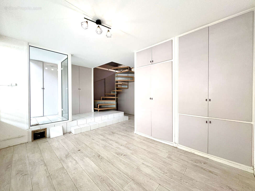 A Avignon intra-muros - Appartement 3 pièces 100 m2 - photo 2