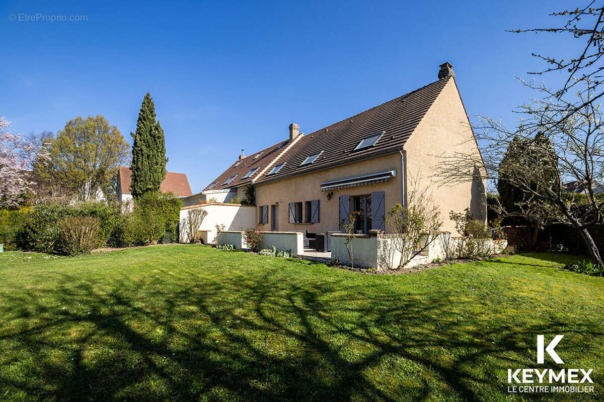 Maison à ENNERY
