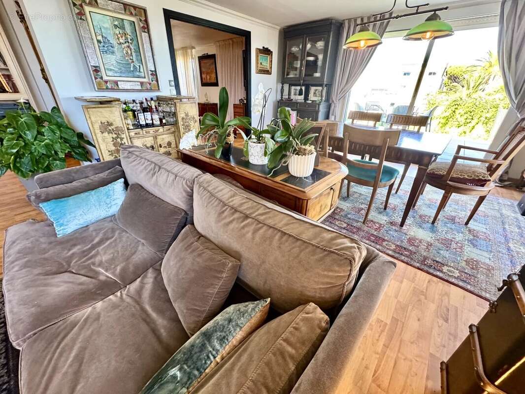 Cannes Plages du Midi vente 3 pièces dans villa - photo 3
