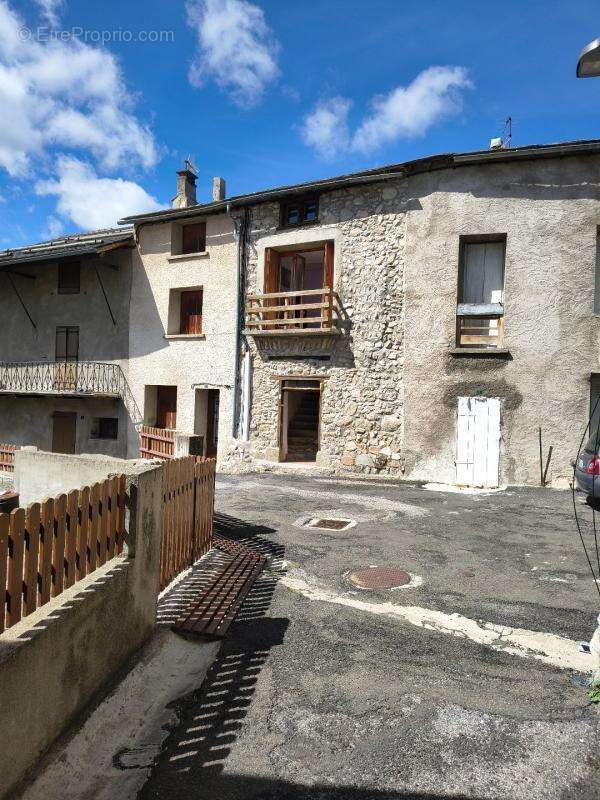 Maison à ROQUEFORT-DE-SAULT