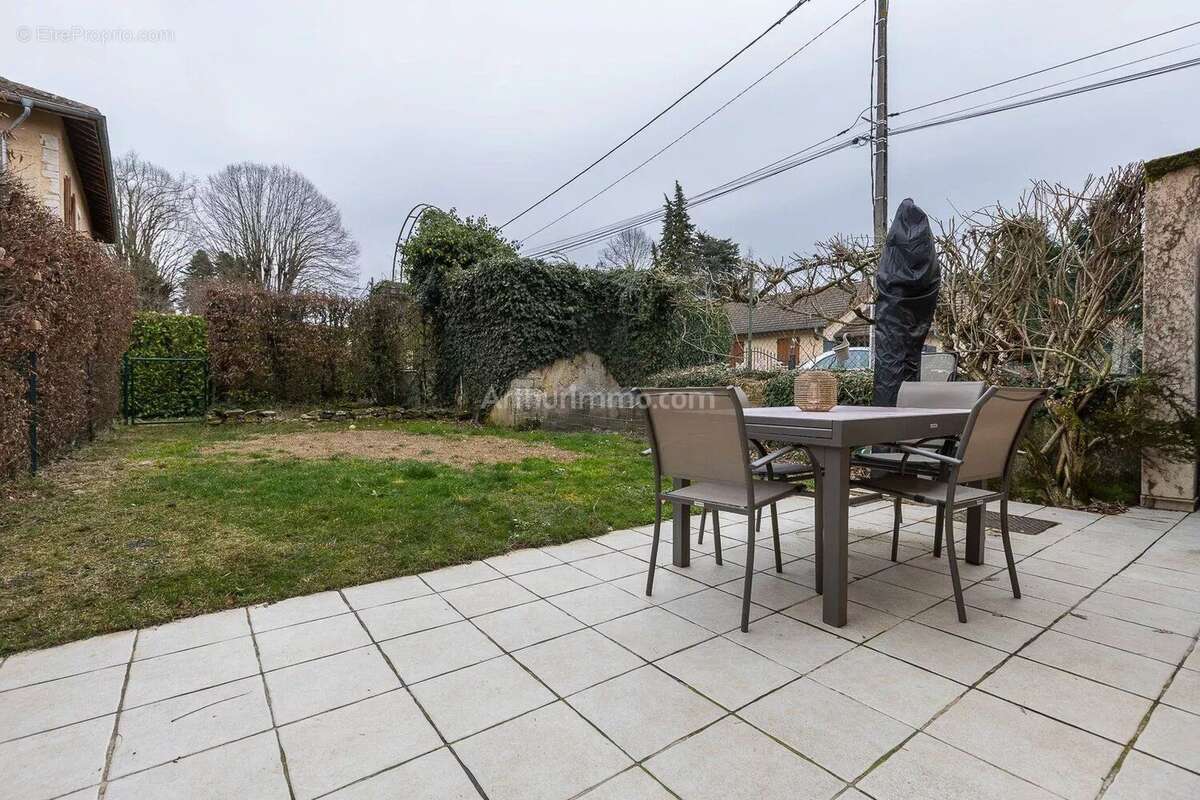 Appartement à DOLOMIEU