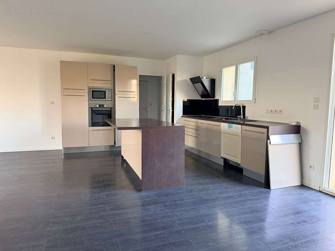 Maison à PRIGNAC-ET-MARCAMPS