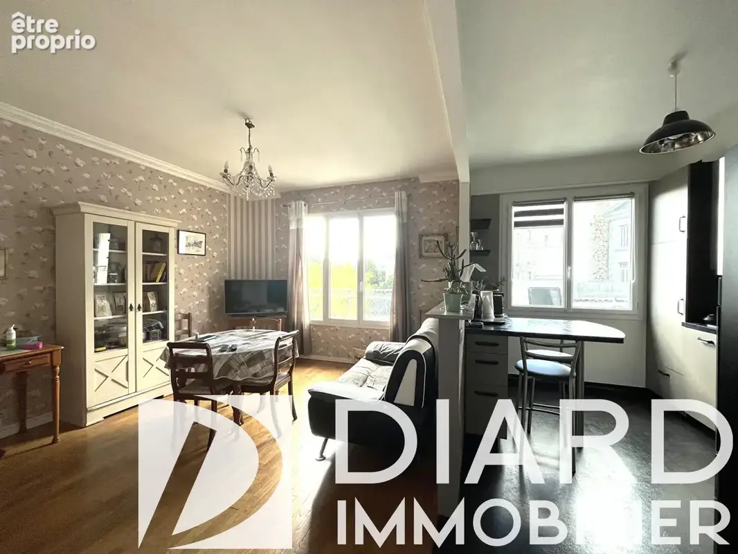Appartement à FOUGERES