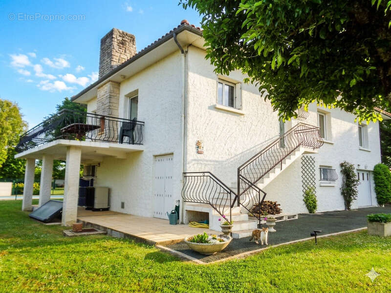 Maison à FONTCOUVERTE