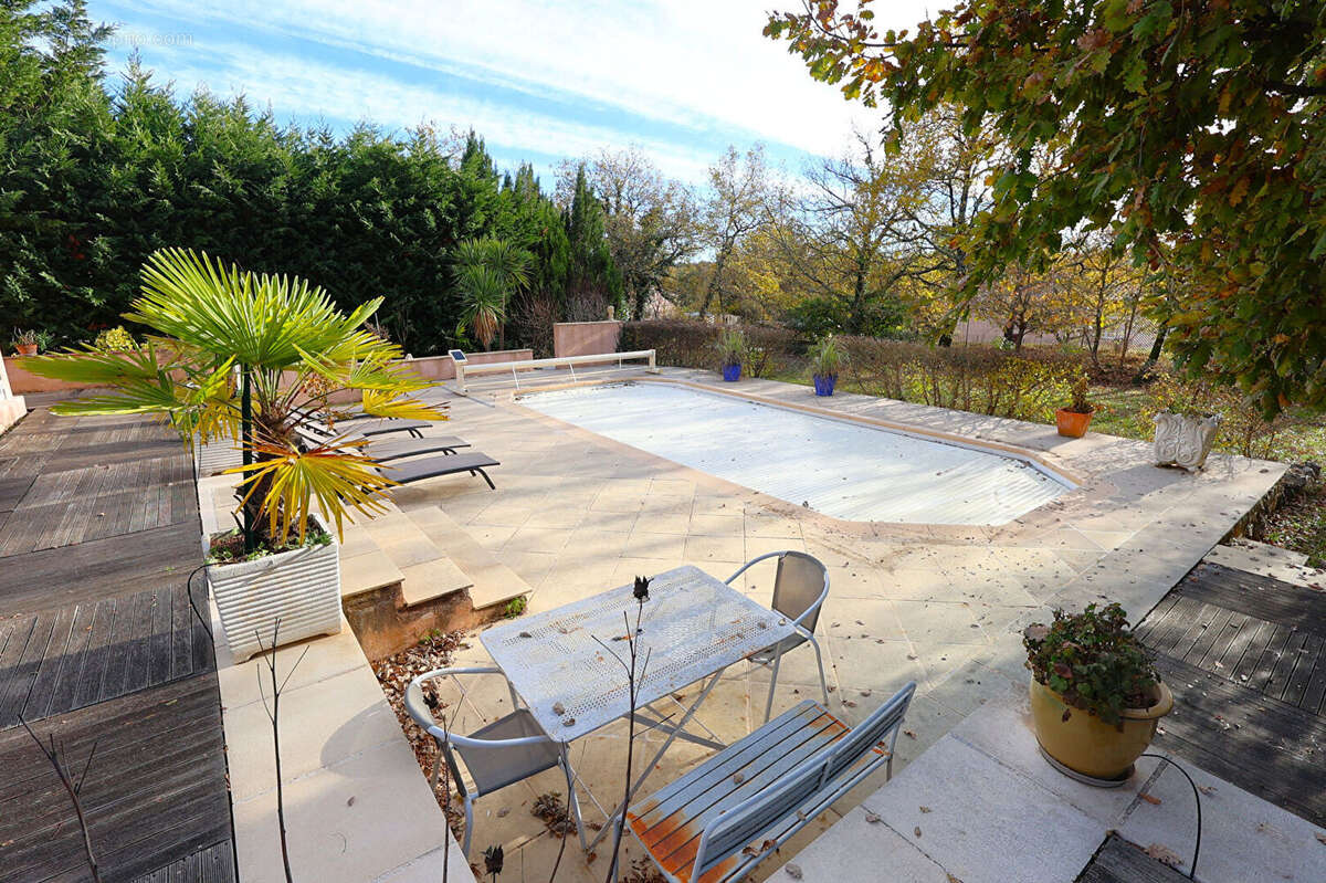 Maison à SAINT-CEZAIRE-SUR-SIAGNE