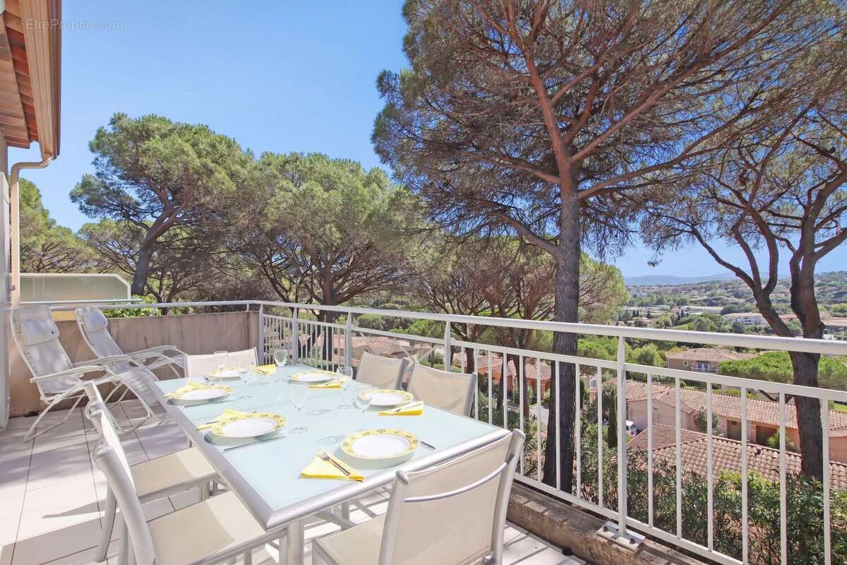 SOUS OFFRE ACCEPTEE - Exclusivité - Sainte-Maxime - Villa mitoyenne avec aperçu  mer, dans domaine sécurisé avec piscine - photo 5