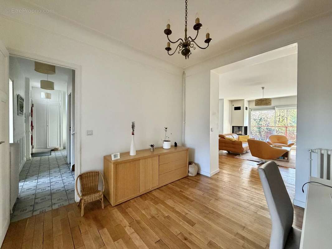 Maison à VERRIERES-LE-BUISSON