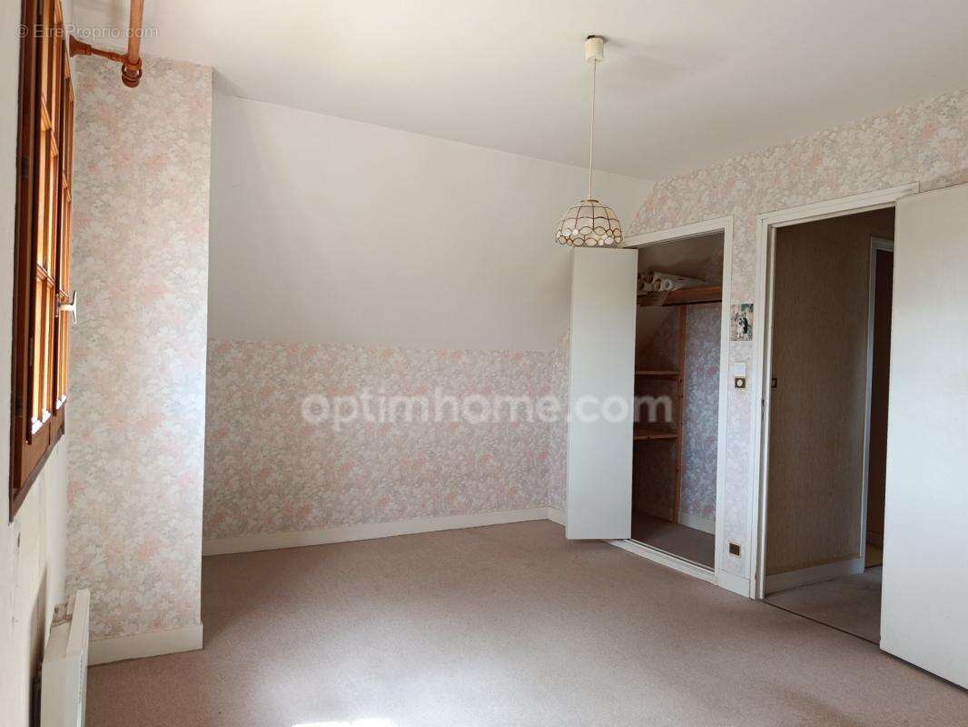 Maison plain-pied, 5 pièces, sous-sol, centre VILLERS BOCAGE (14310) - photo 12