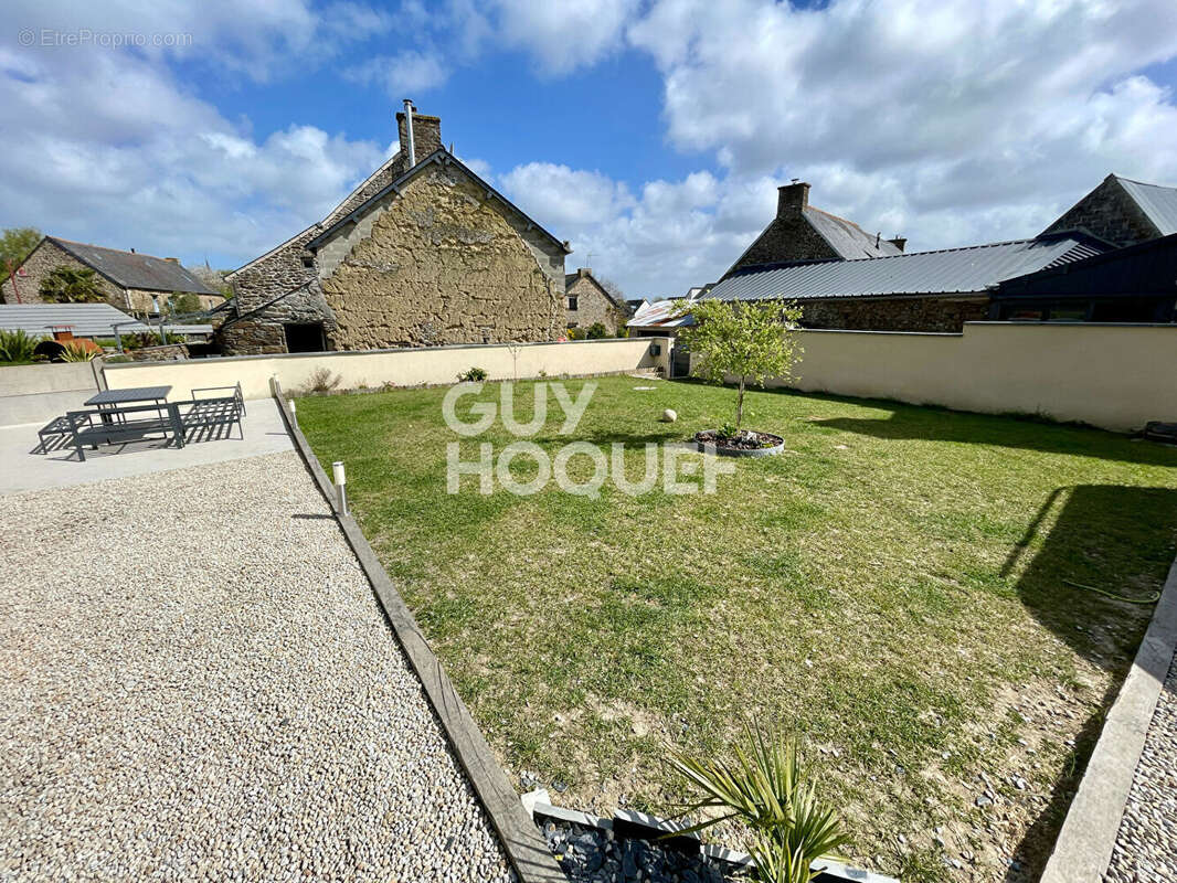 Maison à SAINT-GUINOUX