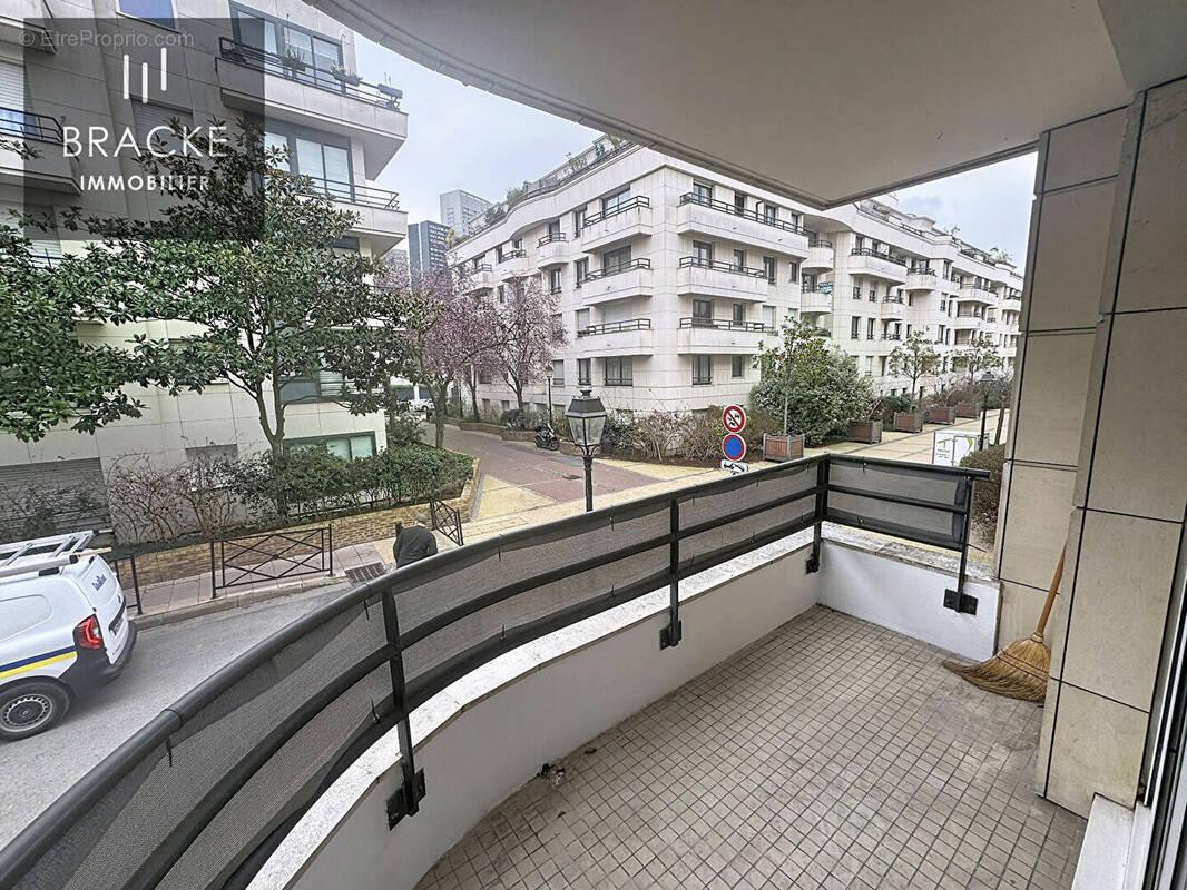 Appartement à COURBEVOIE