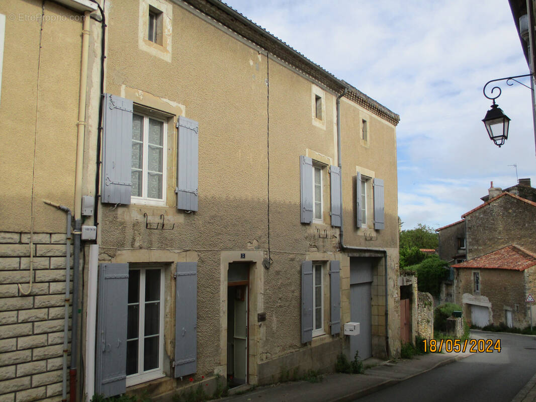 Maison à GENCAY