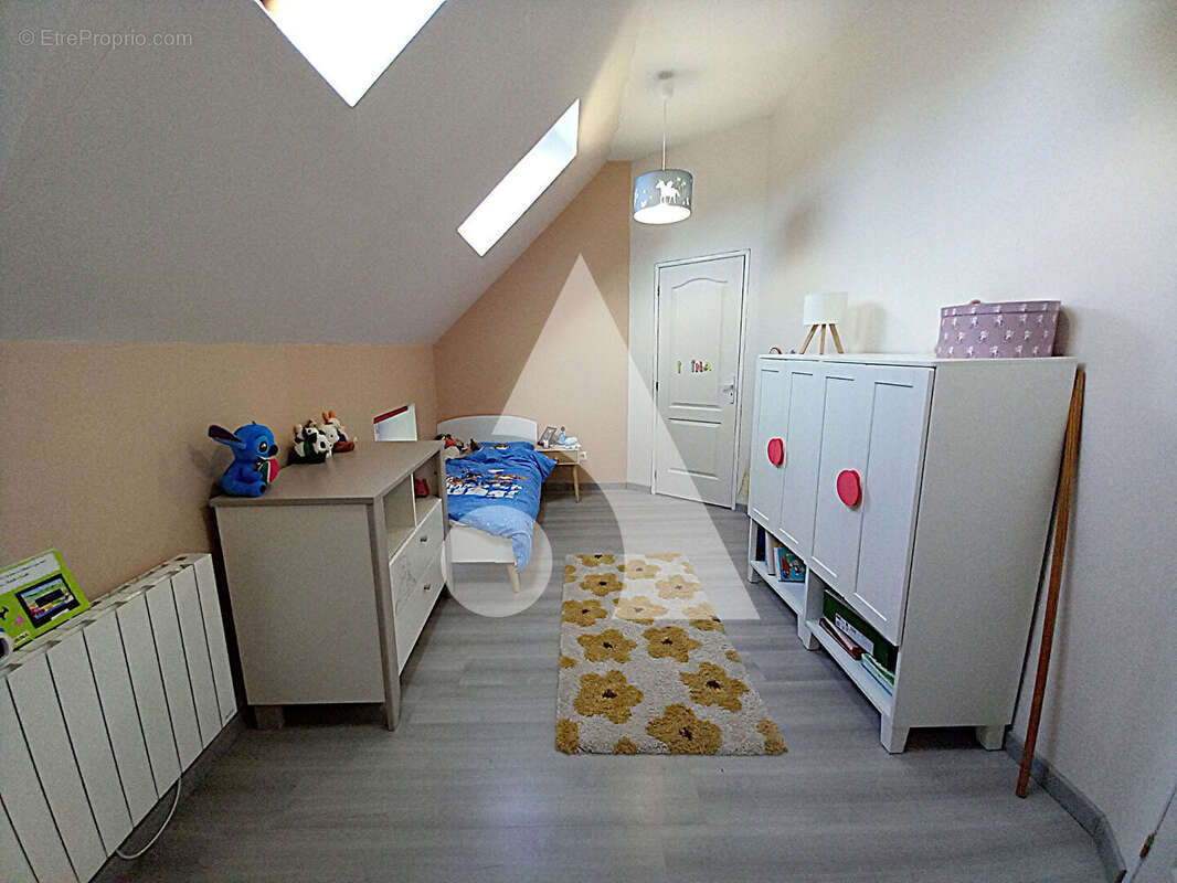 Maison à PONT-SUR-SAMBRE