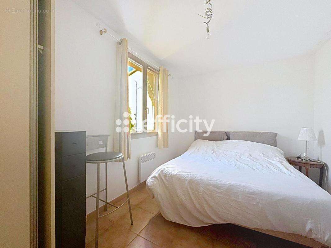 Maison 140 m² à Saint-Cannat  - photo 6