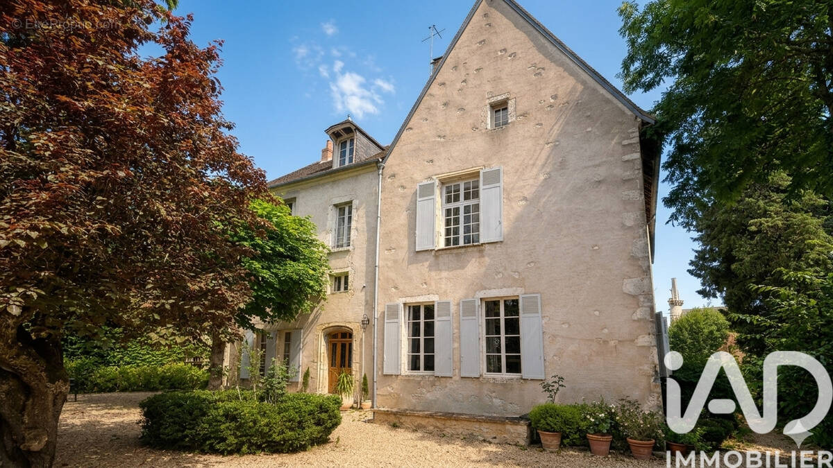 Photo 1 - Maison à MEHUN-SUR-YEVRE
