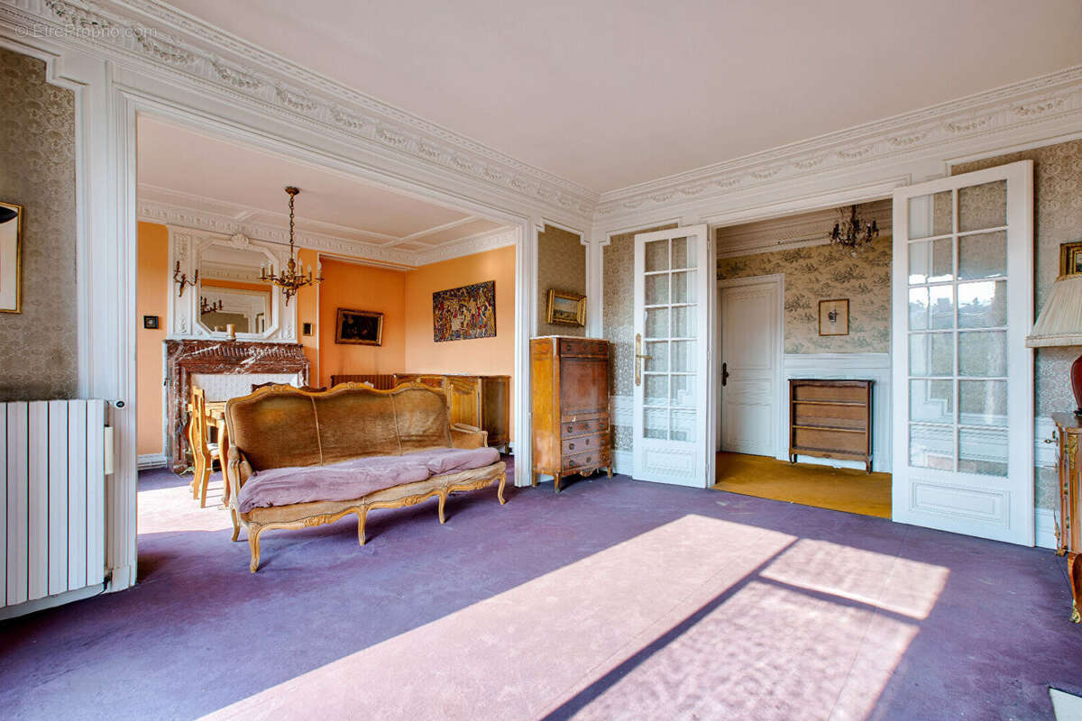 Appartement à PARIS-11E