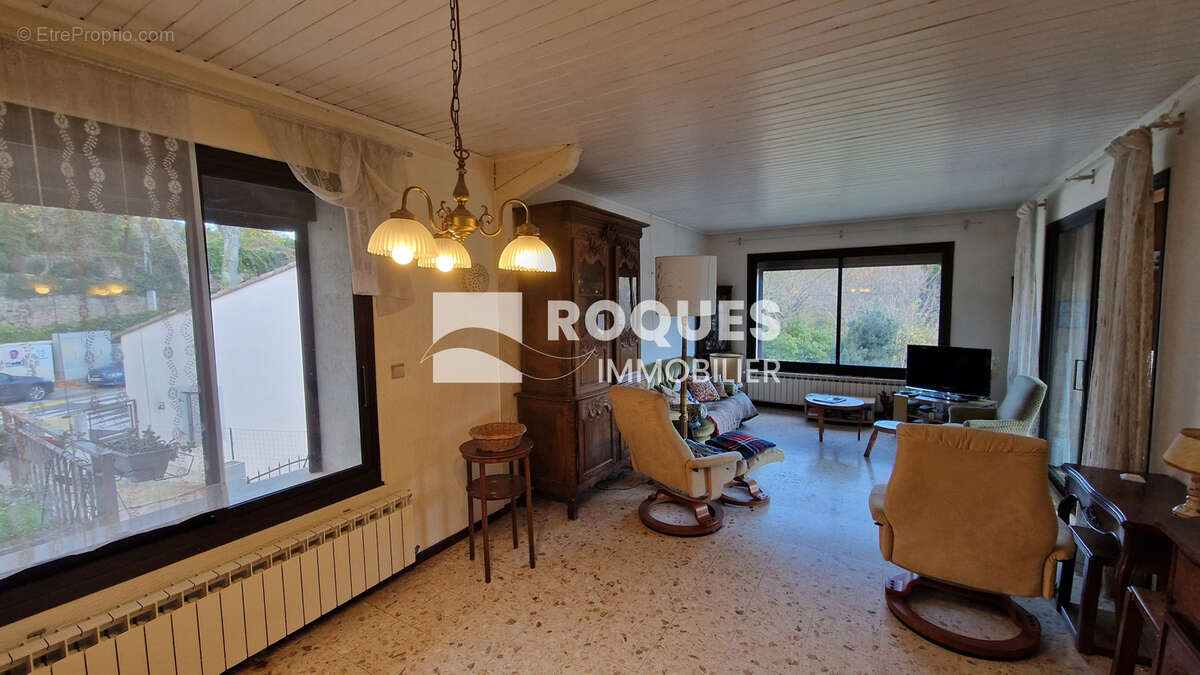 A VENDRE, proche Lodève, ensemble immobilier en pierre d'une surface totale de 995 m2 sur 3008 m2 de terrain - photo 6