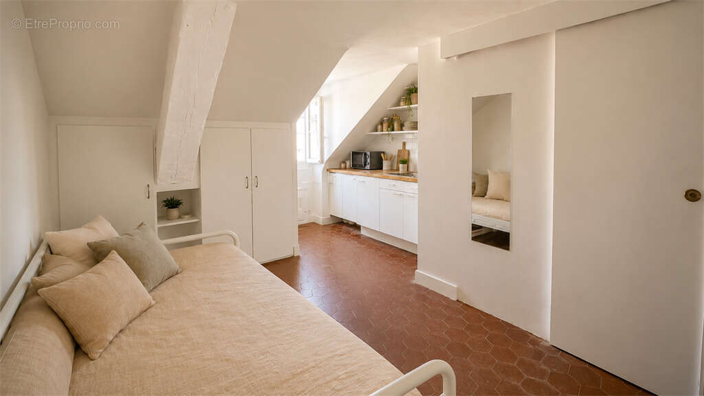Studio équipé avec vue dégagée - photo 3