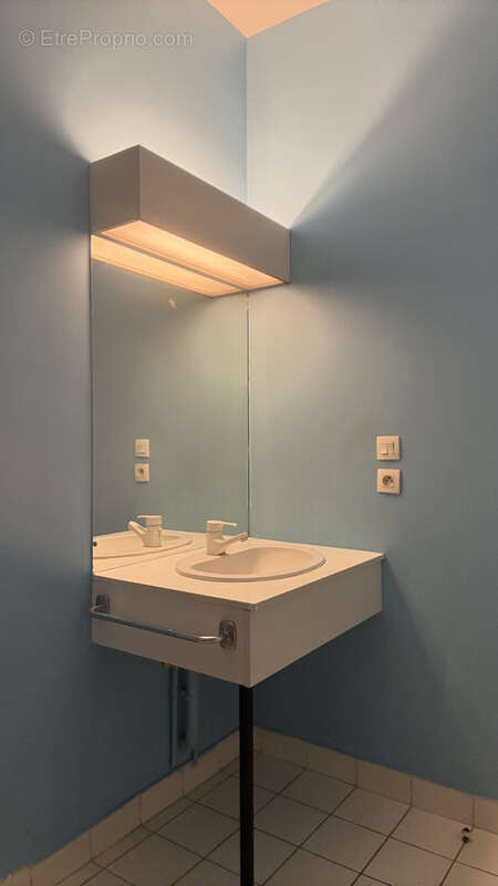 Centre ville studio a vendre - photo 5