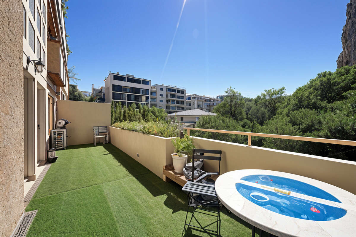 Appartement à MARSEILLE-6E