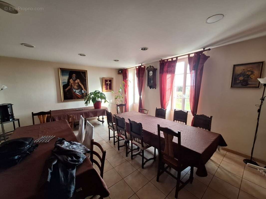 Maison à CHERVES-RICHEMONT