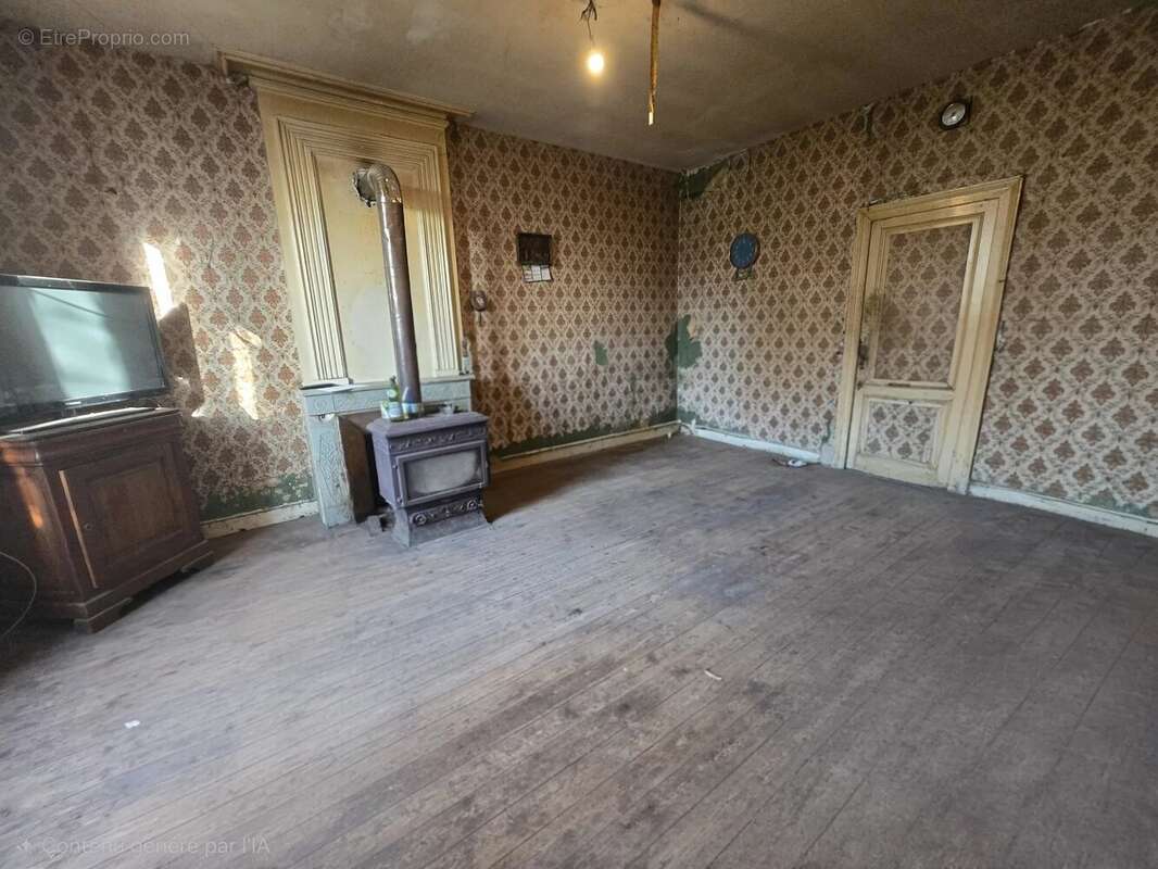 Maison à SAINT-MARTIN-LACAUSSADE