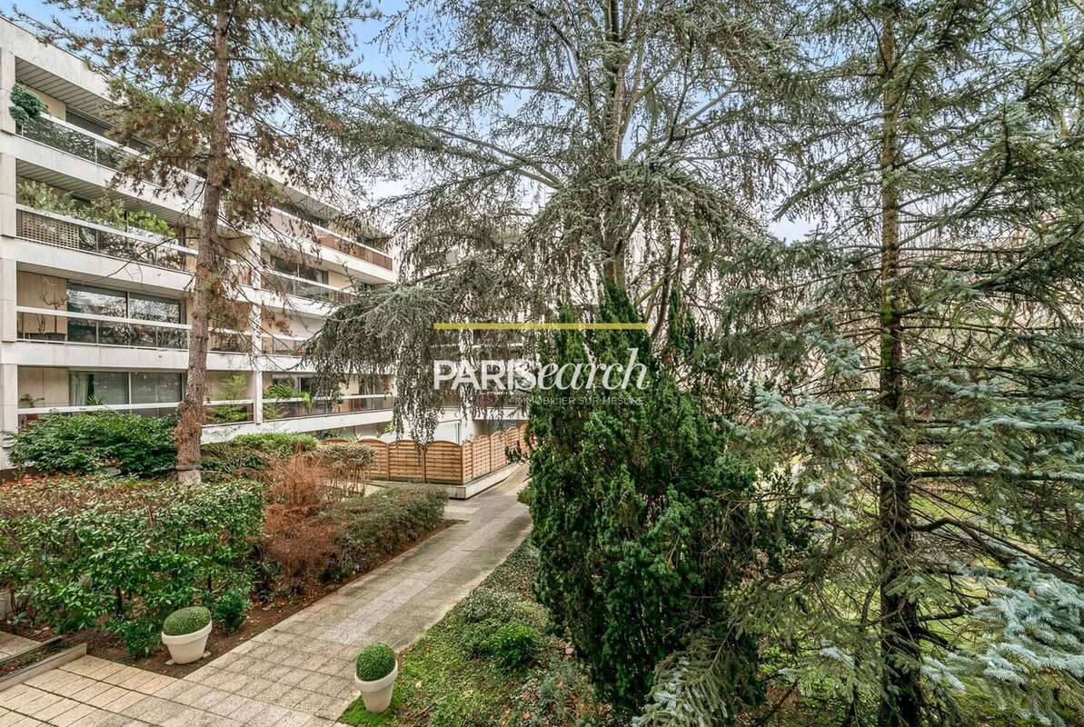 Appartement à NEUILLY-SUR-SEINE