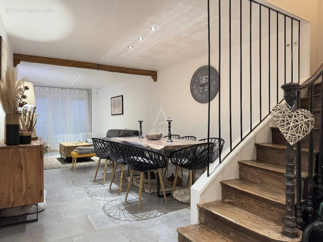 Maison à BARBEZIEUX-SAINT-HILAIRE