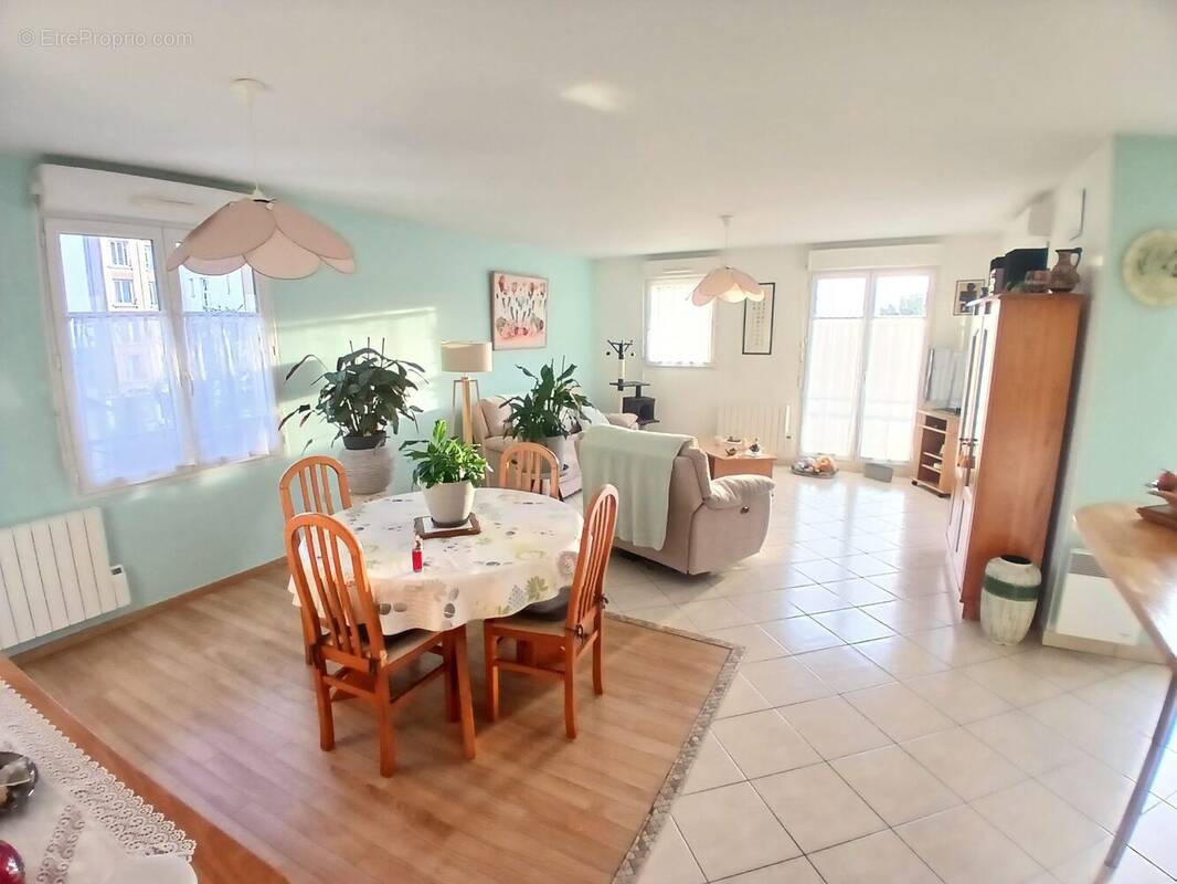 Sejour - Appartement à GAGNY