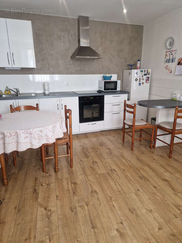 Appartement à MAUGUIO