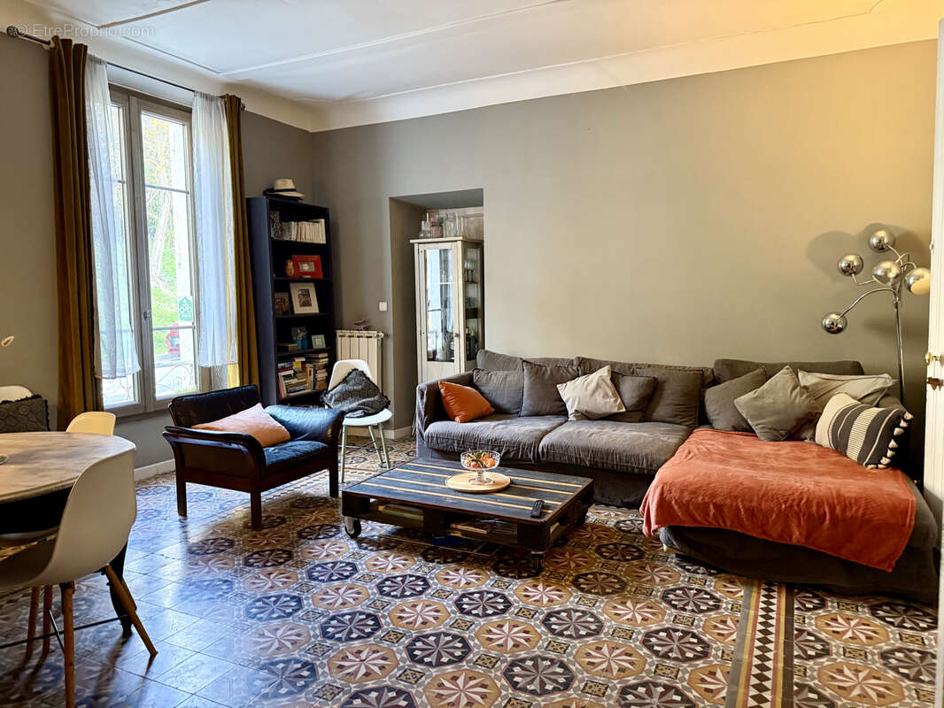 Maison à LA ROQUE-D'ANTHERON