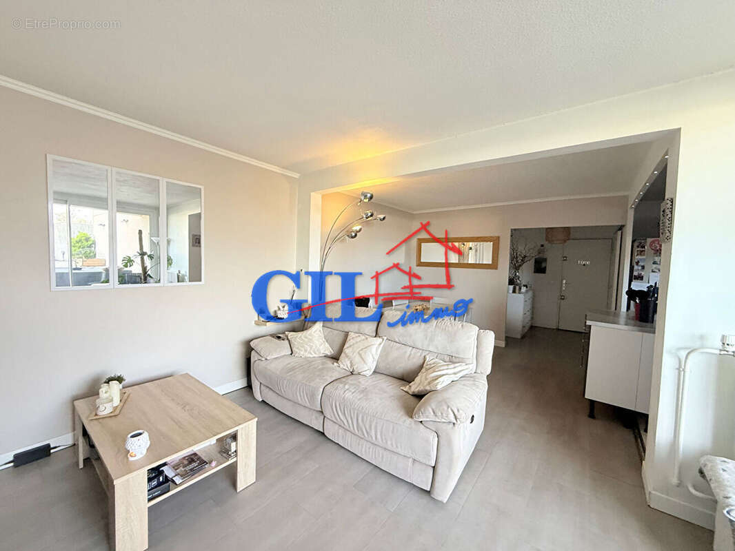 Appartement à SAVIGNY-LE-TEMPLE