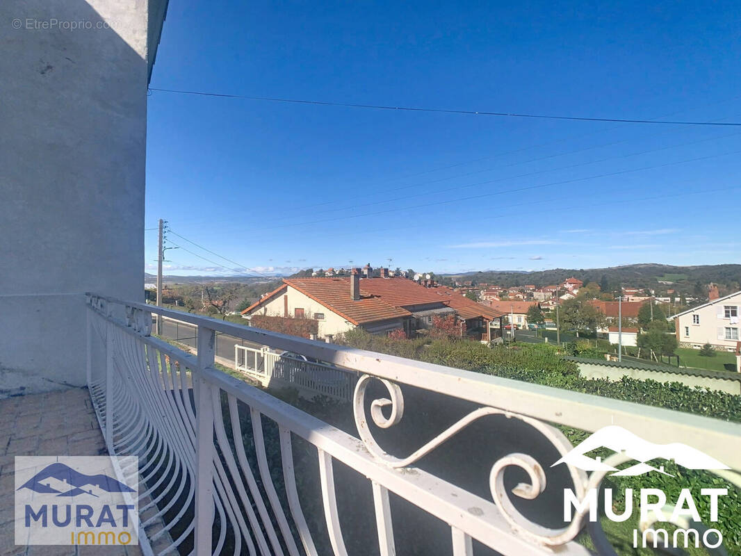 Maison à AUZAT-LA-COMBELLE