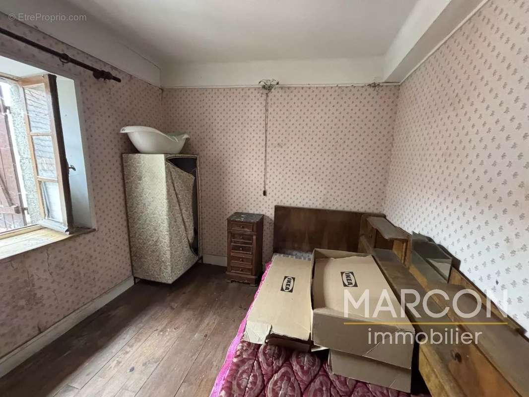 Maison à PEYRAT-LA-NONIERE