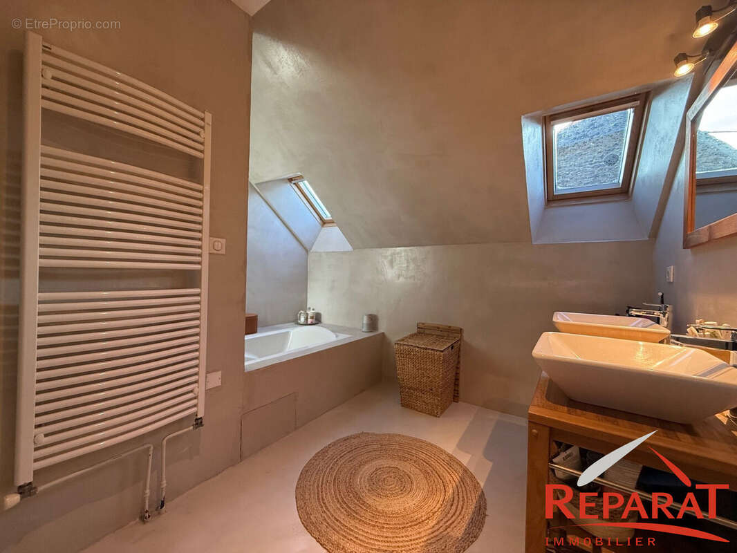 Maison à SAINT-HILAIRE-PEYROUX