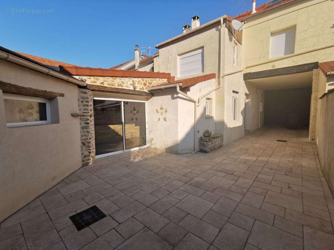 Maison à MARCOUSSIS