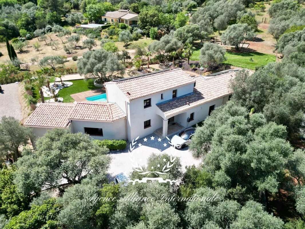 Appartement à LE LUC