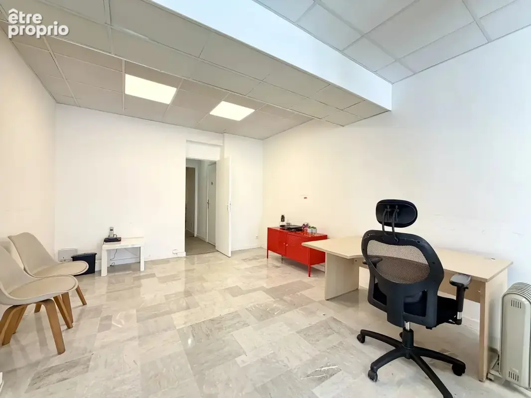 Local commercial / bureau libre - photo 3