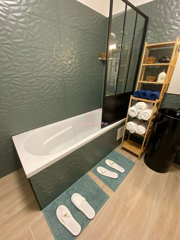 Appartement à COURBEVOIE