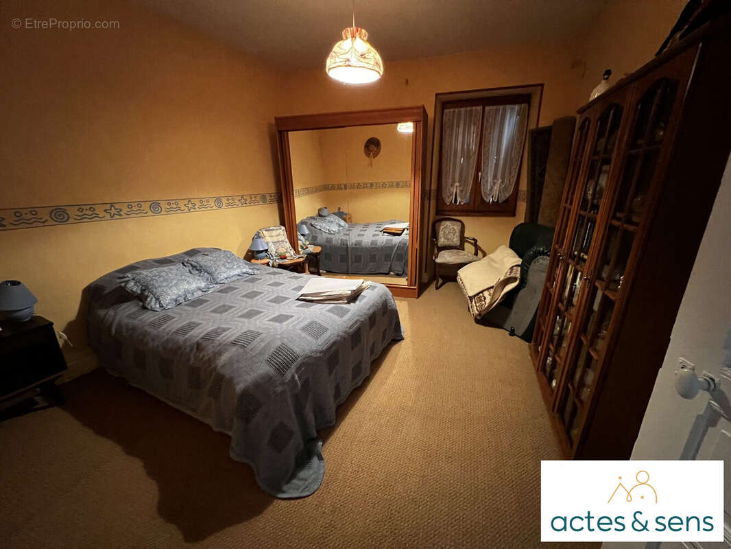 Maison à SAINT-JULIEN-MONT-DENIS