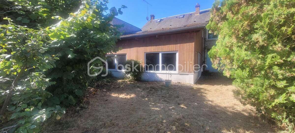 Maison en Pierre 175 m² / 6 Piéces  / 3 Chambres - photo 2