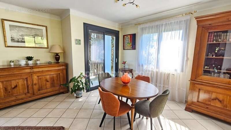 Maison à LE PALAIS-SUR-VIENNE