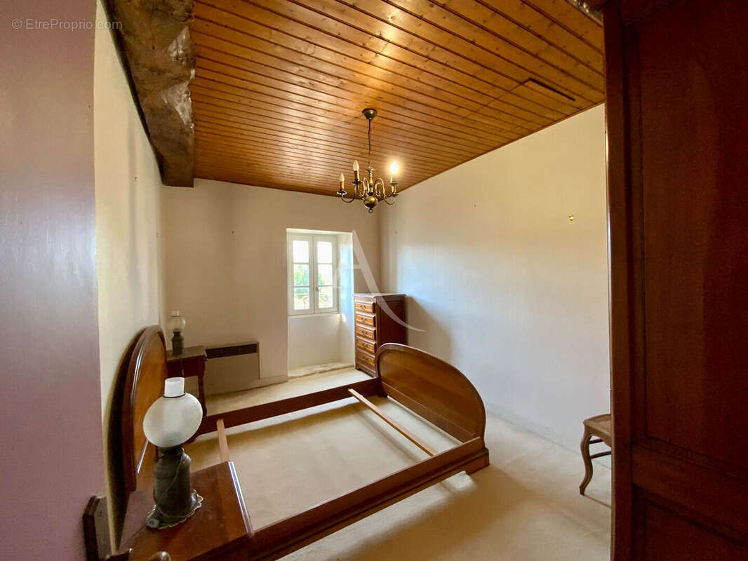 Maison à SAINTES