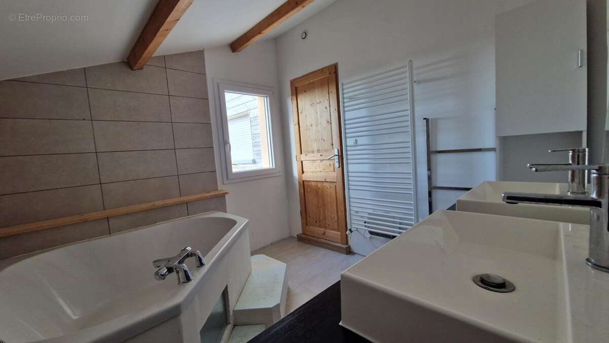 Maison à SAINT-JULIEN-DE-CONCELLES