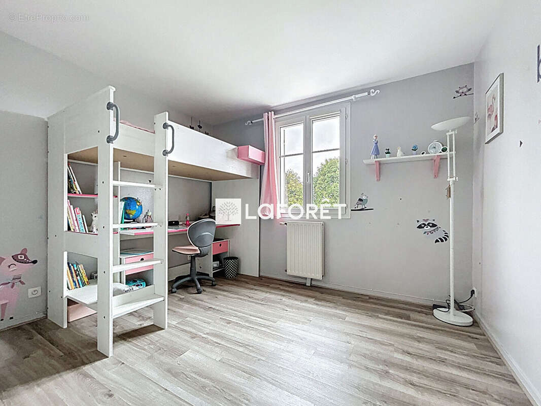 Maison à SAVIGNY-LE-TEMPLE