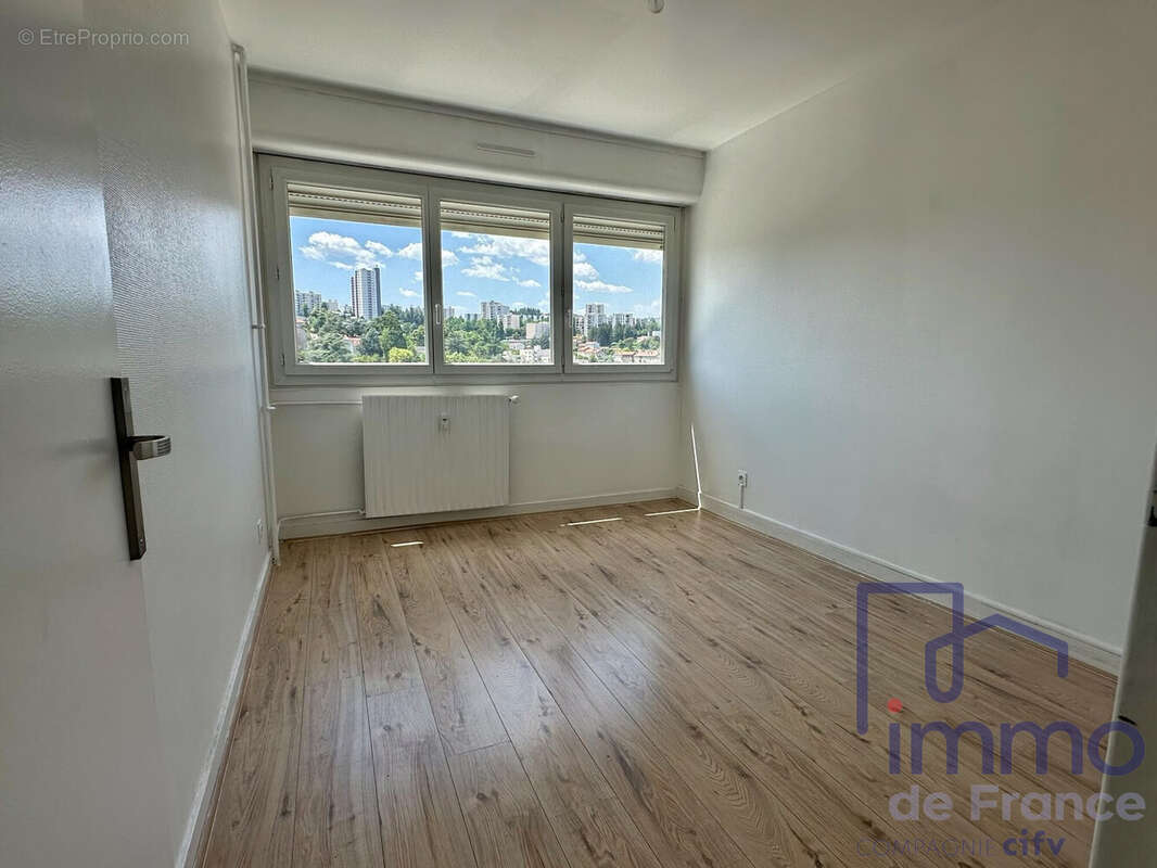 Appartement à SAINT-ETIENNE