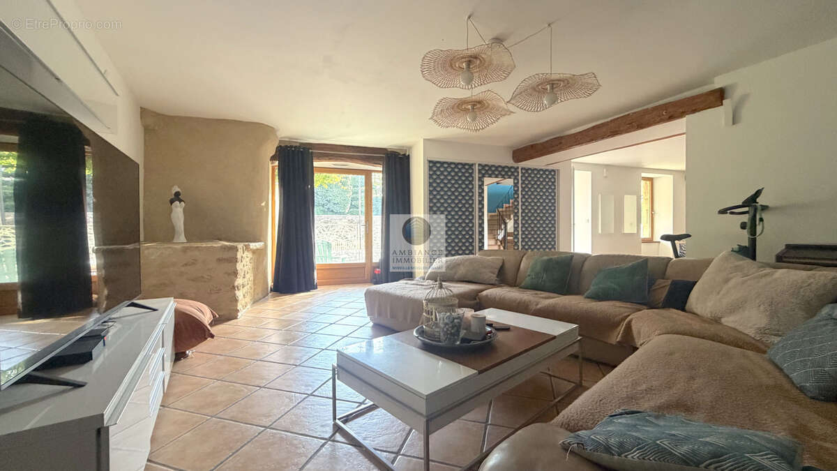 Maison à ETOILE-SUR-RHONE